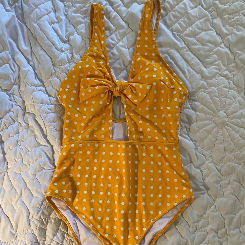New with Tags Cupshe One piece